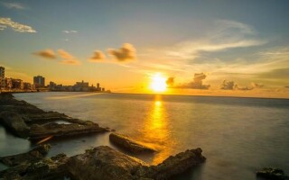 Все аэропорты Кубы открыты, привитых туристов полностью освободили от ПЦР-тестов