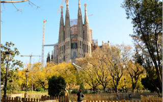 В Барселоне спустя 140 лет достроили две башни собора Саграда Фамилия