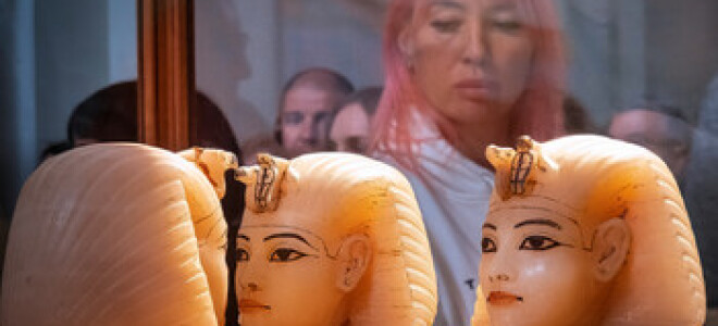 В Египте французская туристка попала в тюрьму из-за сувенирной статуэтки