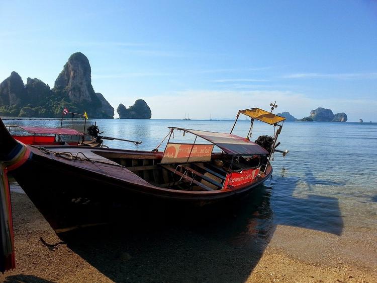 В течение августа Таиланд откроет для туристов еще несколько фаворитных островов