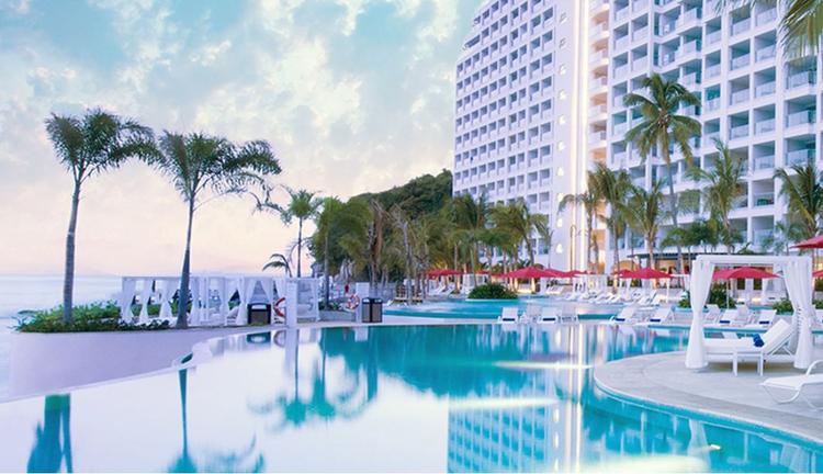 Hilton открыл в Мексике полностью новый курорт all inclusive с 14 ресторанами