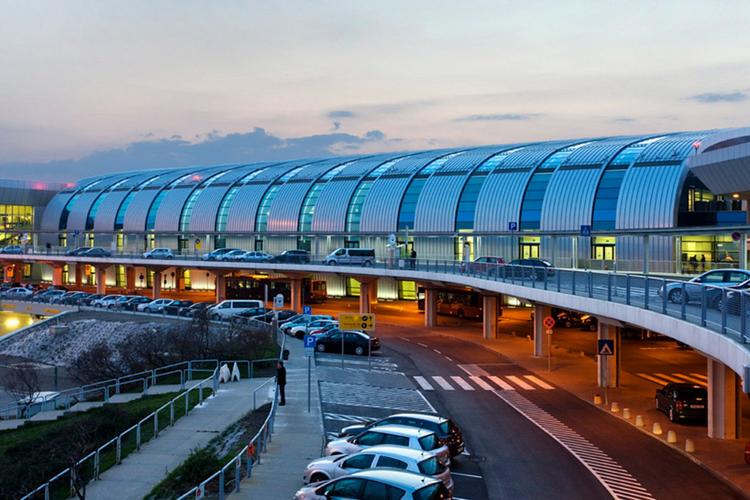 В аэропорту Будапешта открылся отремонтированный бизнес-зал SkyCourt