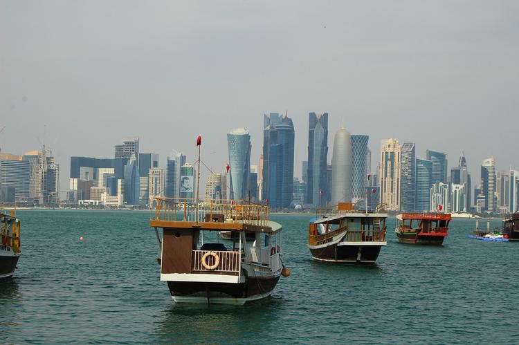 Катар вводит двудневный карантин для путешественников из 6 государств