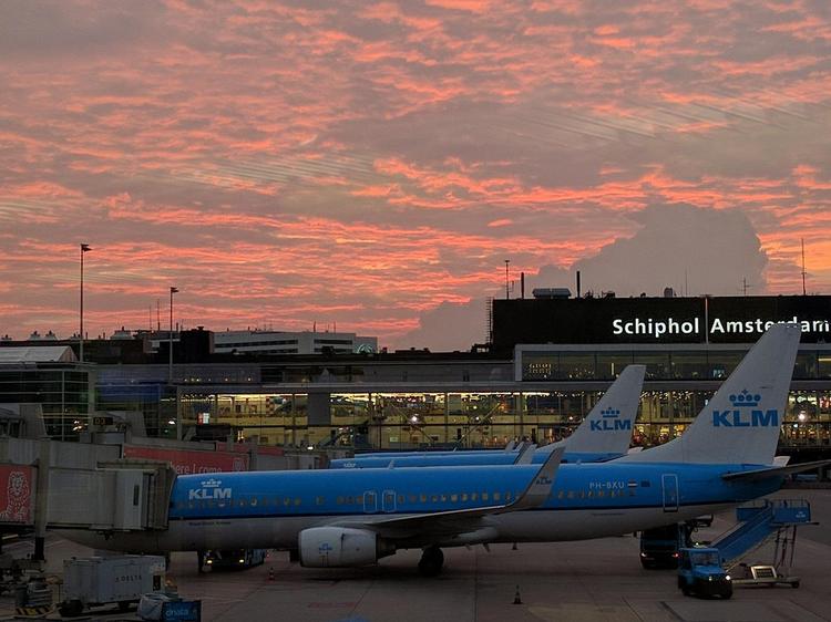 К чему приведет увеличение аэропортовых сборов в Нидерландах?