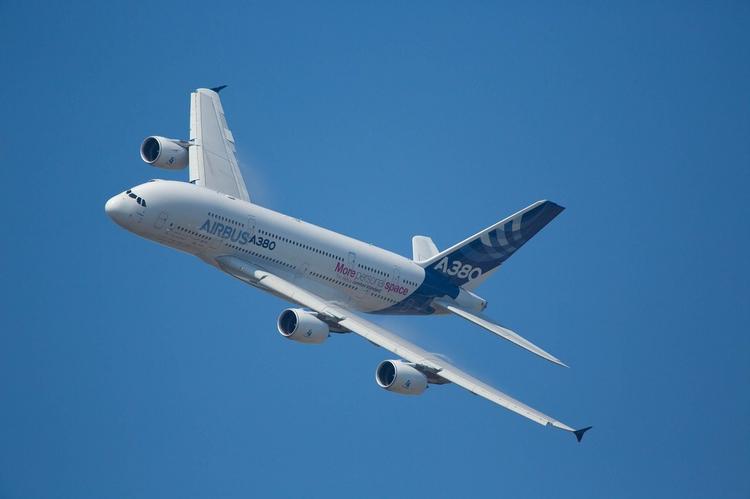 AIRBUS A380 в первый раз поднялся в воздух на отработанном растительном масле