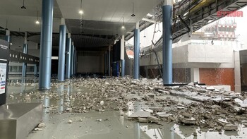 В Бангкоке упала крыша аэропорта