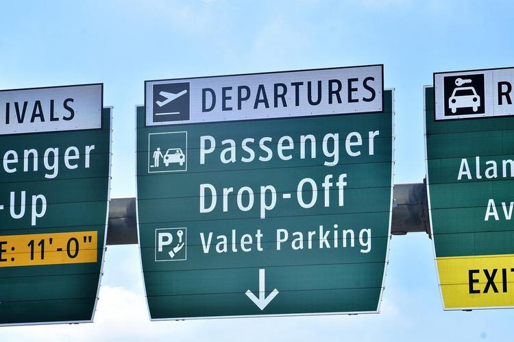 В США пассажиры сумеют вернуть деньги за авиабилеты в случае задержки рейса