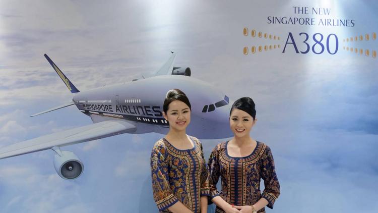 Почему Singapore Airlines увольняли собственных стюардесс после родов?