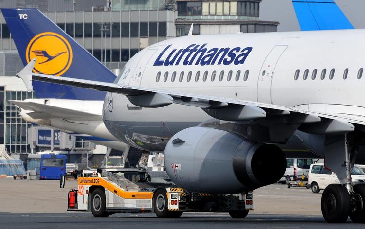 Авиакомпании Lufthansa не хватает 20 000 служащих в Европе