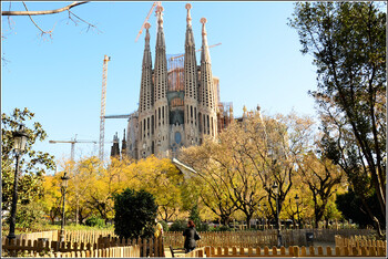 В Барселоне спустя 140 лет достроили две башни собора Саграда Фамилия 