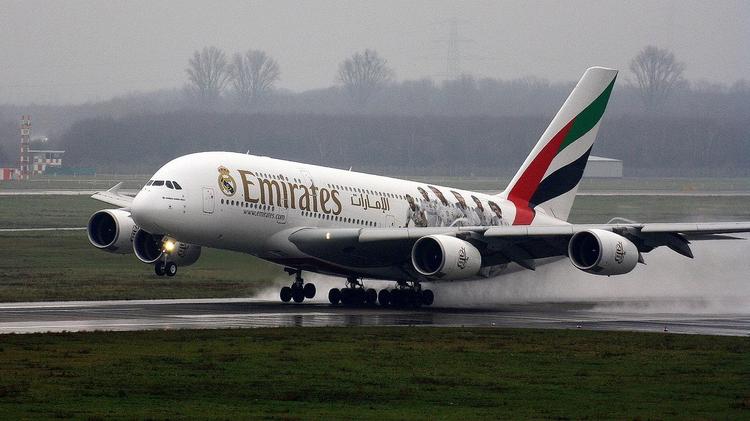 Переполненный самолет Emirates сделал 14-часовой полет в никуда