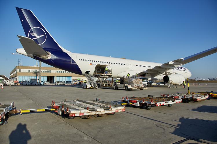 Рейс Lufthansa попал в сильную турбулентность, 7 человек доставлены в поликлинику