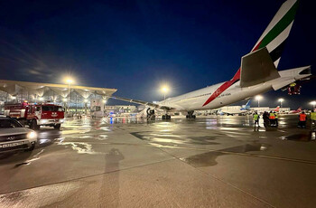 Самолёт Emirates зажегся в аэропорту Петербурга  